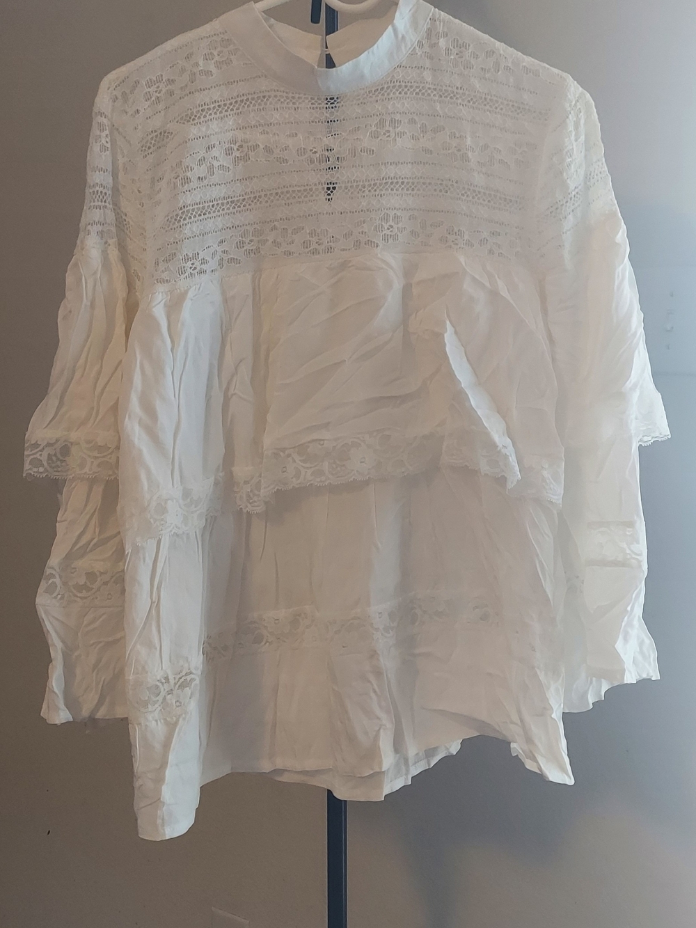 Source Unknown White Lace Tiered Romantic Blouse